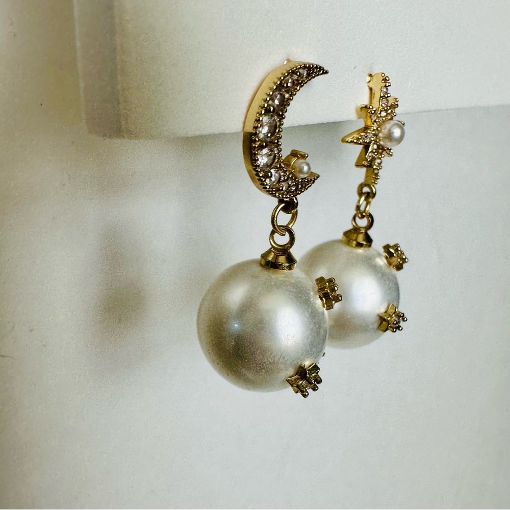 Star & Moon Asymmetrical Faux Pearl Drop Gold-Tone Earrings w Crystal Stars✨ - Picture 4 of 7